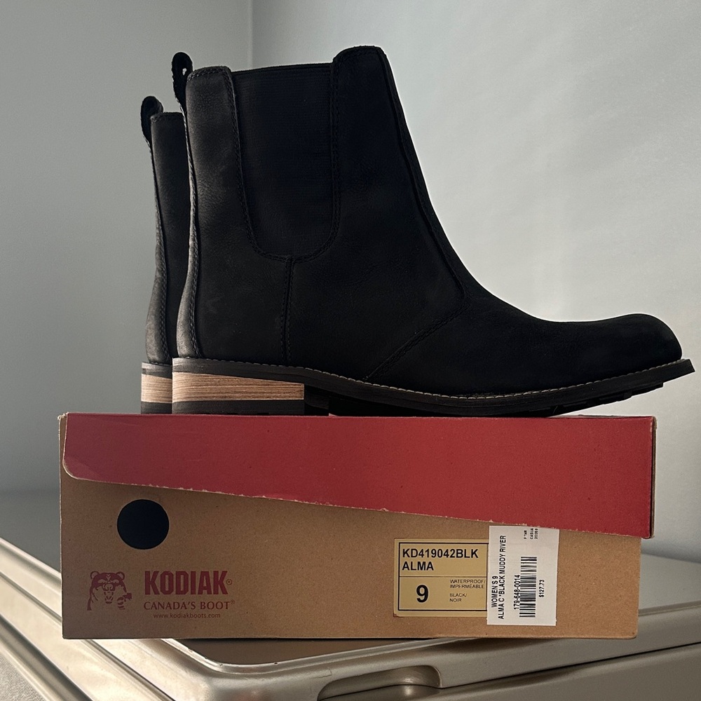 Kodiak Black Ankle Boots with w Wood Sole - Waterproof
